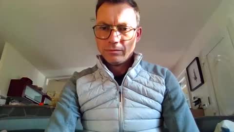 pchittt online show from 11/19/25, 01:44