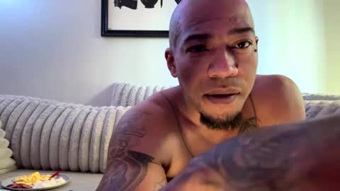 Snapshot of pcuddy3 chatting on 02/18/25, 04:16 Phenomenal online show from 02/18/25, 04:16