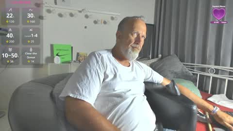 Snapshot of peacetous chatting on 05/24/26, 09:31 Marc online show from 05/24/26, 09:31