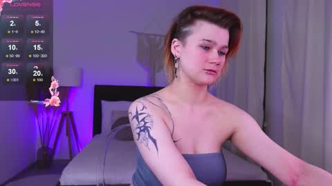 Snapshot of peach_avalanche chatting on 09/17/25, 08:43 peach_avalanche online show from 09/17/25, 08:43