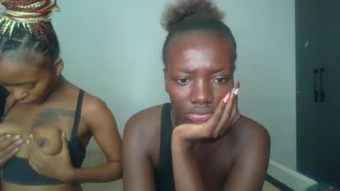 Snapshot of peach_ebonny chatting on 04/21/26, 02:56 peach_ebonny online show from 04/21/26, 02:56