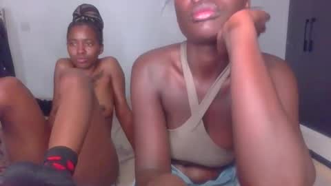 Snapshot of peach_ebonny chatting on 04/23/26, 03:08 peach_ebonny online show from 04/23/26, 03:08