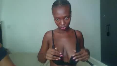 Snapshot of peach_ebonny chatting on 04/30/26, 11:53 peach_ebonny online show from 04/30/26, 11:53