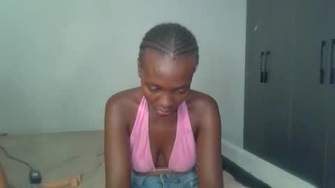 Snapshot of peach_ebonny chatting on 05/02/26, 12:10 peach_ebonny online show from 05/02/26, 12:10