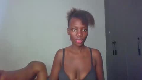 Snapshot of peach_ebonny chatting on 05/19/26, 06:42 peach_ebonny online show from 05/19/26, 06:42