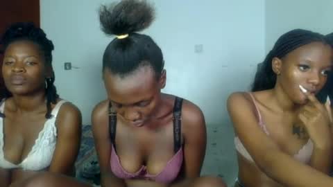 peach_ebonny online show from 06/25/26, 06:45