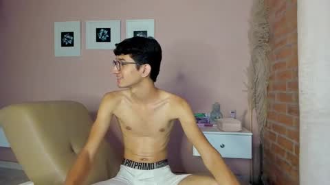 peach tyron online show from 03/01/25, 10:42