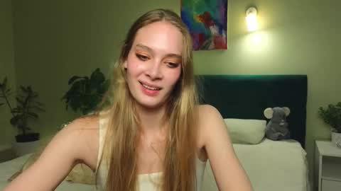 Lexy Peach online show from 10/07/25, 10:18