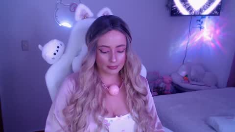 Snapshot of peacherry_ chatting on 02/08/25, 03:30 peacherry_ online show from 02/08/25, 03:30