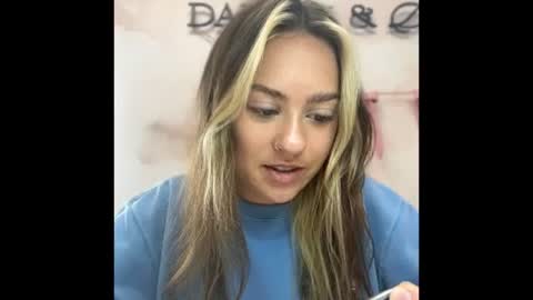 peachesncreampiezz online show from 07/17/26, 04:45