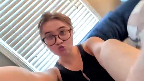 peachespunkins online show from 03/29/26, 08:20