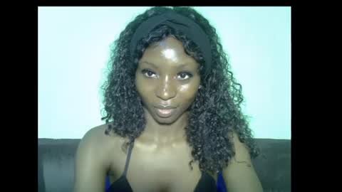 Snapshot of peachglowx chatting on 07/11/26, 06:10 Nicki online show from 07/11/26, 06:10