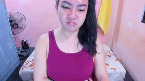 Snapshot of peachperfect_ chatting on 04/21/26, 08:01 I dont demand tokens for as long as youre not requesting anything but that doesnt mean I dont need tokens.. I dont do free online show from 04/21/26, 08:01