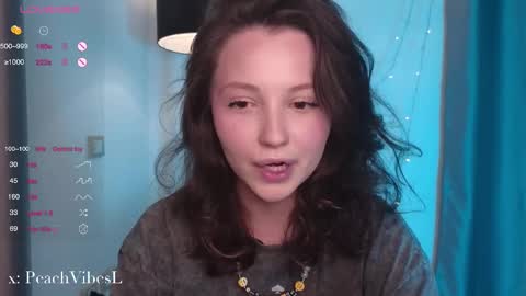 Snapshot of peachvibes chatting on 03/03/25, 04:47 Lili online show from 03/03/25, 04:47