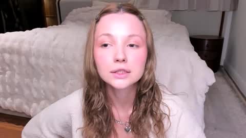 Snapshot of peachvibes chatting on 10/16/25, 01:34 Lili online show from 10/16/25, 01:34