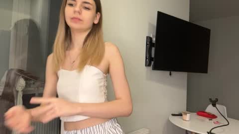 Snapshot of peachy_keens chatting on 03/29/26, 06:30 Peachy online show from 03/29/26, 06:30