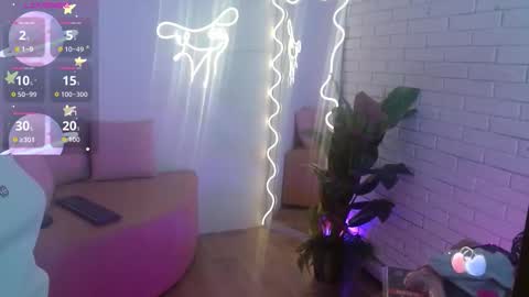 peachy_tay online show from 11/10/25, 11:42