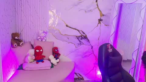 peachy_tay online show from 05/18/26, 11:49