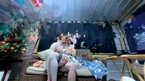 Pearl online show from 12/31/24, 12:21