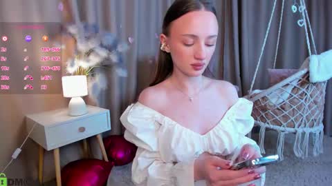 Snapshot of pearl_bloom chatting on 02/27/26, 12:43 Sex Leah online show from 02/27/26, 12:43