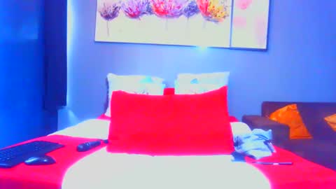 Pearl online show from 02/19/25, 11:38