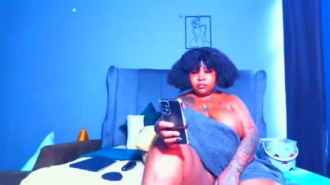 Snapshot of pearlblu38 chatting on 04/21/26, 04:41 Pearl online show from 04/21/26, 04:41
