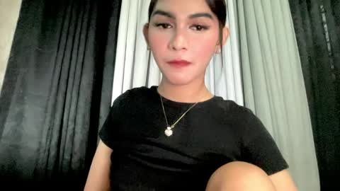 Pearl online show from 12/17/25, 04:02