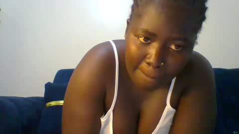 Snapshot of pearls997 chatting on 02/07/25, 12:53 pearls997 online show from 02/07/25, 12:53