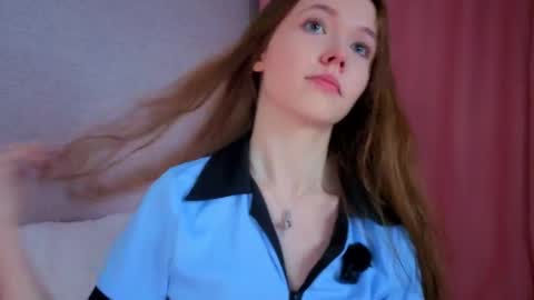 pearly_peach_ online show from 05/04/26, 06:04