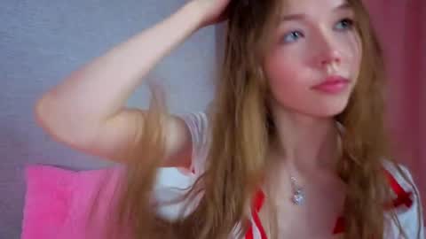 pearly_peach_ online show from 05/09/26, 06:13