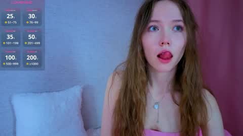 pearly_peach_ online show from 06/04/26, 06:14