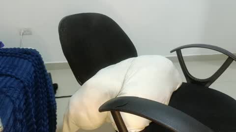 Snapshot of pecsblack888 chatting on 05/27/26, 01:57 pecsblack888 online show from 05/27/26, 01:57