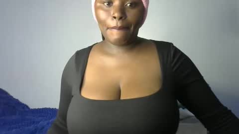 Snapshot of peekyshams chatting on 05/01/26, 07:29 peekyshams online show from 05/01/26, 07:29