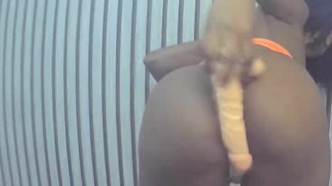 Snapshot of peetyface chatting on 10/22/25, 07:02 Lizzy online show from 10/22/25, 07:02