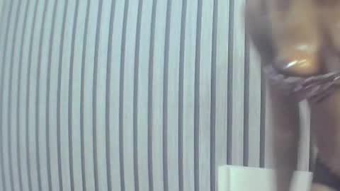 Snapshot of peetyface chatting on 10/25/25, 08:36 Lizzy online show from 10/25/25, 08:36