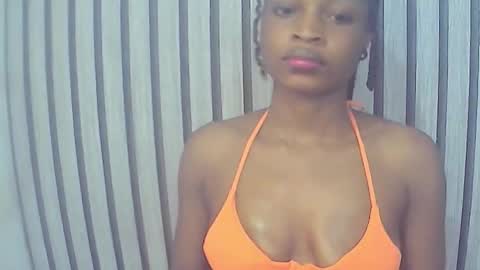 Snapshot of peetyface chatting on 11/18/25, 01:59 Lizzy online show from 11/18/25, 01:59