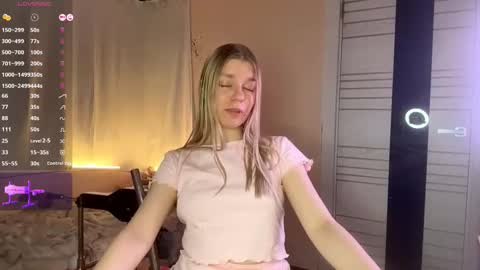 Mary online show from 11/18/25, 06:23