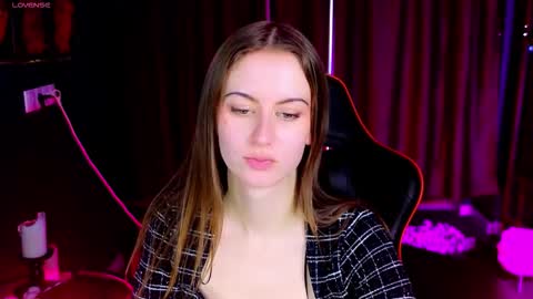 Snapshot of pellagray chatting on 11/12/25, 12:22 Pella online show from 11/12/25, 12:22