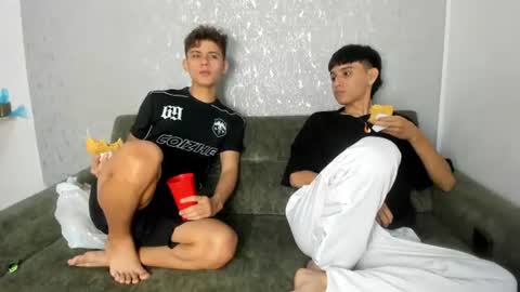 Snapshot of pelusos_mens chatting on 07/16/26, 02:12 CAIN-19 ALLEN-18 RONALD-18 AUSTIN-18 MOD DANTE online show from 07/16/26, 02:12