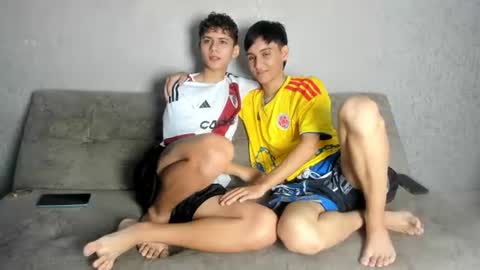 Snapshot of pelusos_mens chatting on 07/21/26, 02:08 CAIN-19 ALLEN-18 RONALD-18 AUSTIN-18 MOD DANTE online show from 07/21/26, 02:08