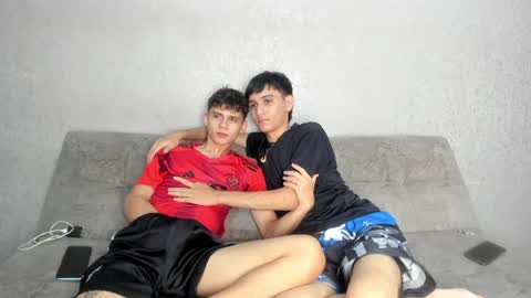Snapshot of pelusos_mens chatting on 07/22/26, 02:14 CAIN-19 ALLEN-18 RONALD-18 AUSTIN-18 MOD DANTE online show from 07/22/26, 02:14