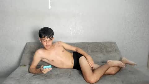 Snapshot of pelusos_mens chatting on 07/22/26, 07:27 CAIN-19 ALLEN-18 RONALD-18 AUSTIN-18 MOD DANTE online show from 07/22/26, 07:27