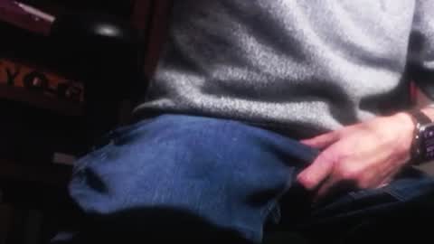 Snapshot of pem1650 chatting on 02/23/25, 11:04 pem1650 online show from 02/23/25, 11:04