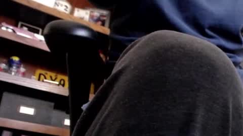 Snapshot of pem1650 chatting on 09/17/25, 06:31 pem1650 online show from 09/17/25, 06:31