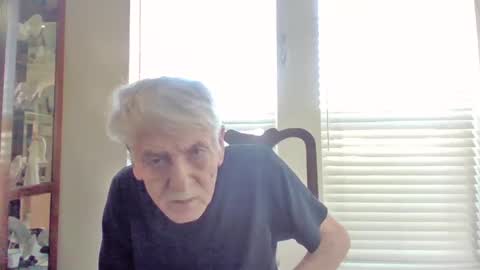 Snapshot of pem1650 chatting on 09/22/25, 06:43 pem1650 online show from 09/22/25, 06:43