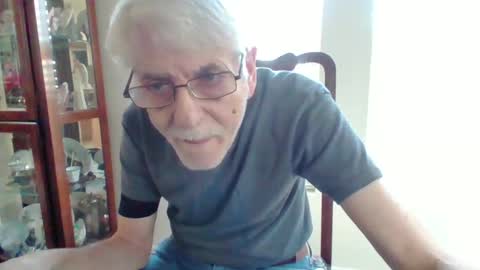 Snapshot of pem1650 chatting on 09/27/25, 07:30 pem1650 online show from 09/27/25, 07:30