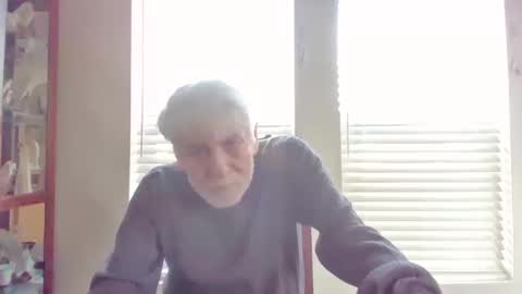 Snapshot of pem1650 chatting on 10/19/25, 07:25 pem1650 online show from 10/19/25, 07:25