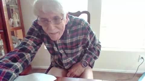 Snapshot of pem1650 chatting on 10/23/25, 08:18 pem1650 online show from 10/23/25, 08:18