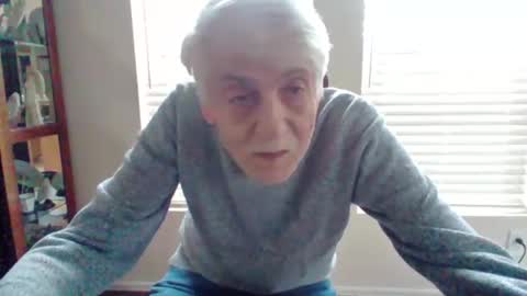 Snapshot of pem1650 chatting on 10/26/25, 06:47 pem1650 online show from 10/26/25, 06:47