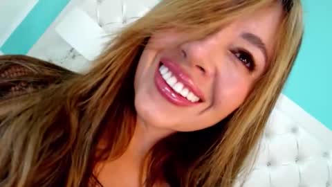 Penelope Laurent online show from 11/08/25, 12:49